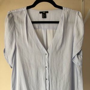 The ‘I’m sweet’ color/ ‘I’m naughty’ cleavage